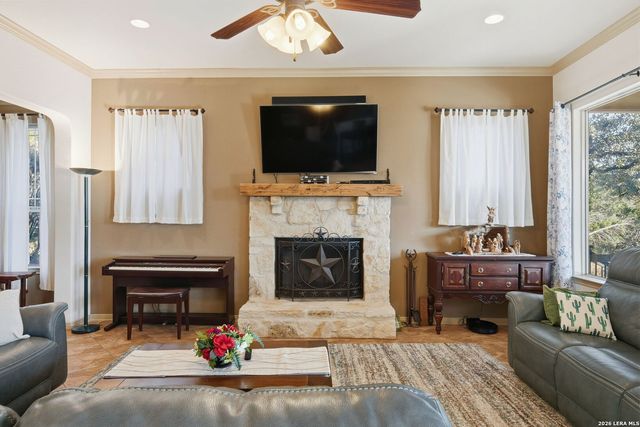 1616 Canyon Lake Dr, Canyon Lake, TX 78133