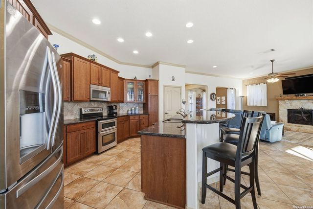 1616 Canyon Lake Dr, Canyon Lake, TX 78133