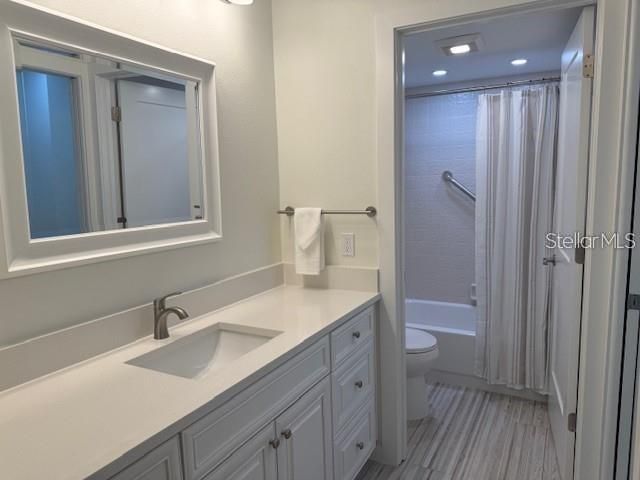 6120 COUNTRY CLUB WAY 207, Sarasota, FL 34243