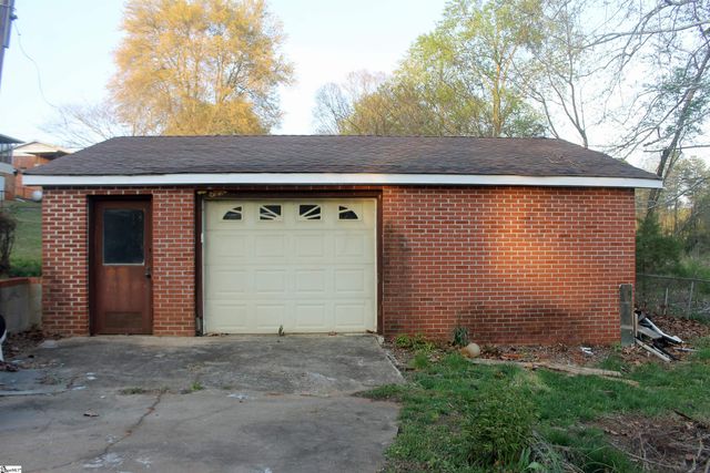 24 Alice Farr Drive, Greenville, SC 29617