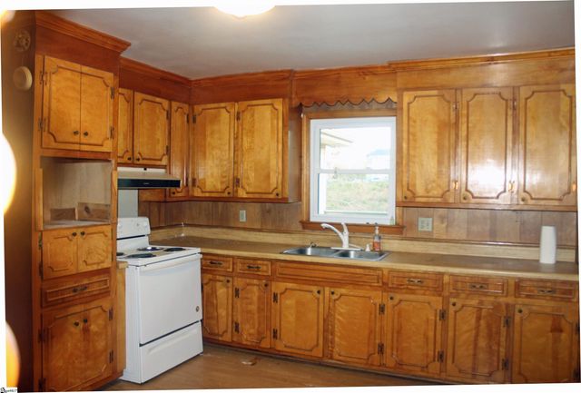 24 Alice Farr Drive, Greenville, SC 29617