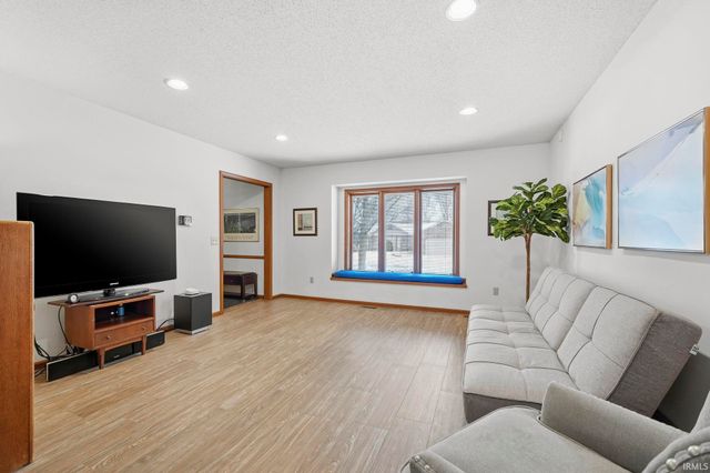 5217 Inland Trail, Fort Wayne, IN 46825