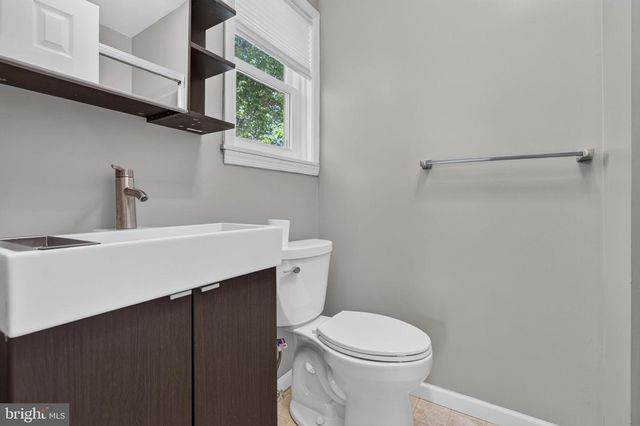 9 CAMELIA LN, Mount Laurel, NJ 08054