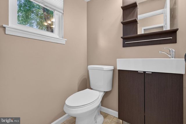 9 CAMELIA LN, Mount Laurel, NJ 08054