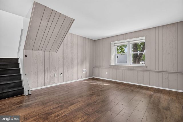 9 CAMELIA LN, Mount Laurel, NJ 08054