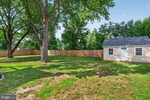 9 CAMELIA LN, Mount Laurel, NJ 08054