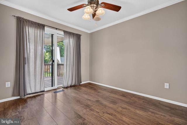 9 CAMELIA LN, Mount Laurel, NJ 08054