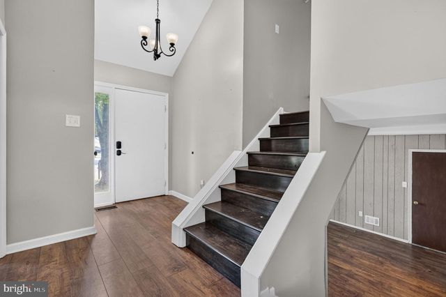 9 CAMELIA LN, Mount Laurel, NJ 08054