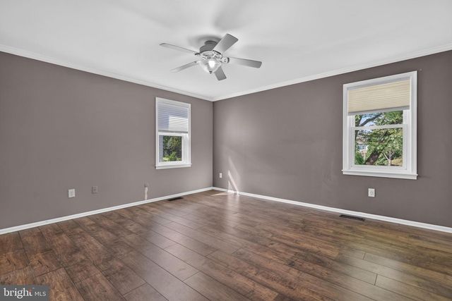 9 CAMELIA LN, Mount Laurel, NJ 08054
