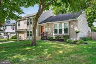 9 CAMELIA LN, Mount Laurel, NJ 08054