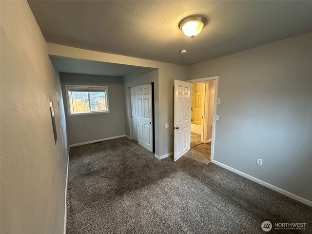 520 Butte Avenue, Pacific, WA 98047
