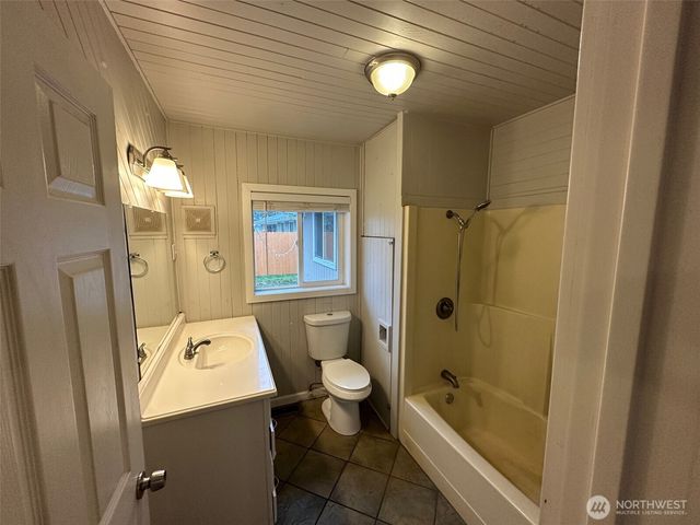 520 Butte Avenue, Pacific, WA 98047