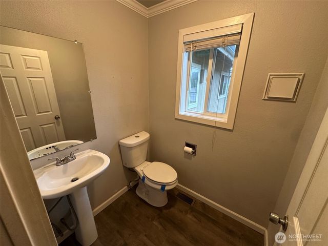 520 Butte Avenue, Pacific, WA 98047