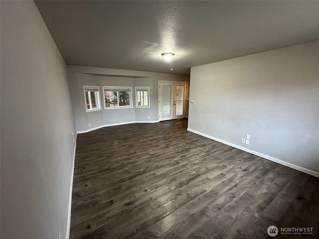 520 Butte Avenue, Pacific, WA 98047