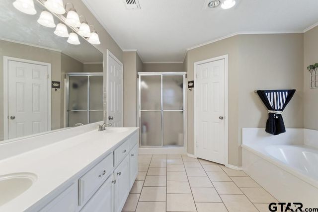 3108 Williamsburg Cir, Tyler, TX 75701