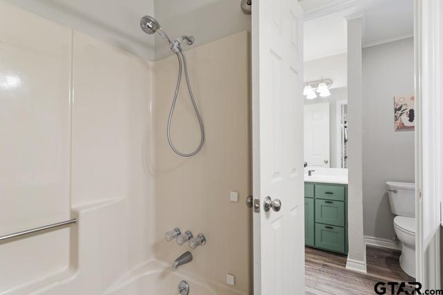 3108 Williamsburg Cir, Tyler, TX 75701