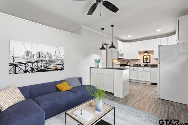 3108 Williamsburg Cir, Tyler, TX 75701