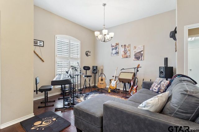 3108 Williamsburg Cir, Tyler, TX 75701