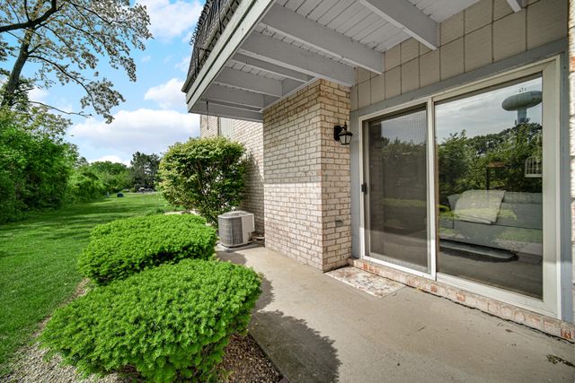 1725 Homan Drive 104, Schererville, IN 46375