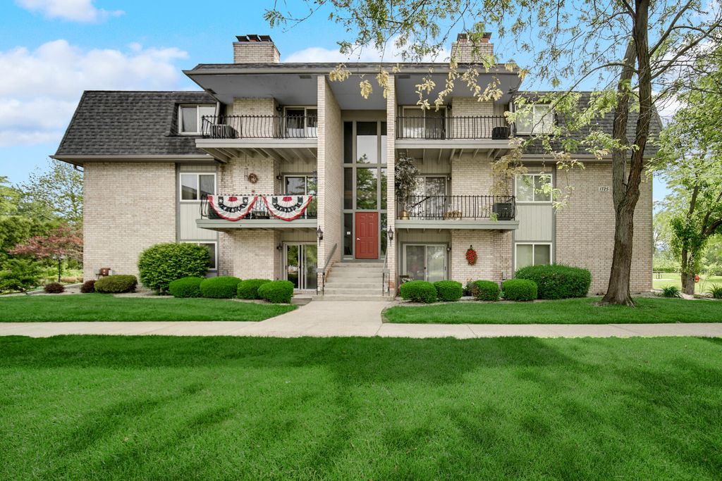 1725 Homan Drive 104, Schererville, IN 46375