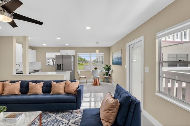 144 Fanshaw D, Boca Raton, FL 33434