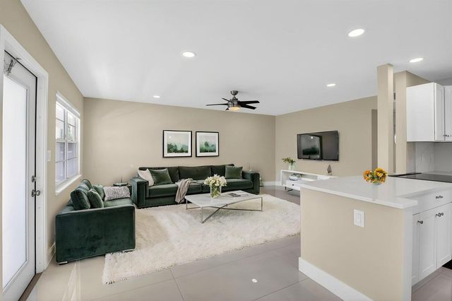 144 Fanshaw D, Boca Raton, FL 33434