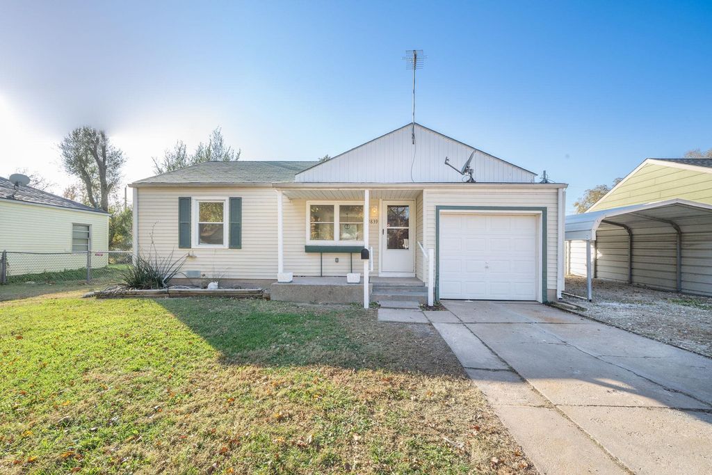 1839 S Ridgewood dr, Wichita, KS 67218