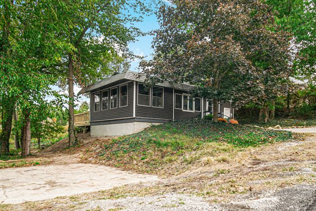 5 Cottonwood Lane, Ogden Dunes, IN 46368