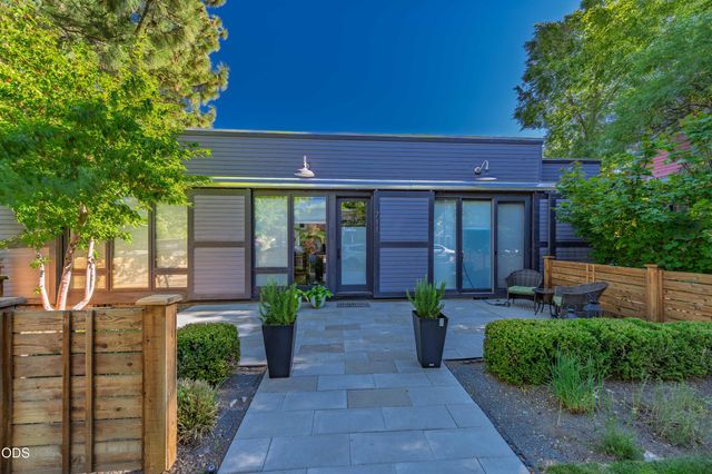 711 NW Georgia Avenue, Bend, OR 97703