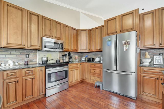 6090 Newport Village Way, Lake Worth, FL 33463