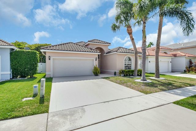 6090 Newport Village Way, Lake Worth, FL 33463