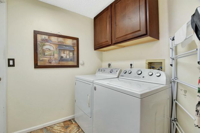 6090 Newport Village Way, Lake Worth, FL 33463