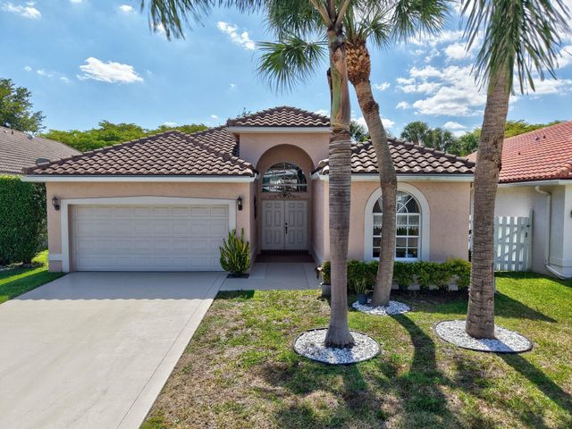 6090 Newport Village Way, Lake Worth, FL 33463