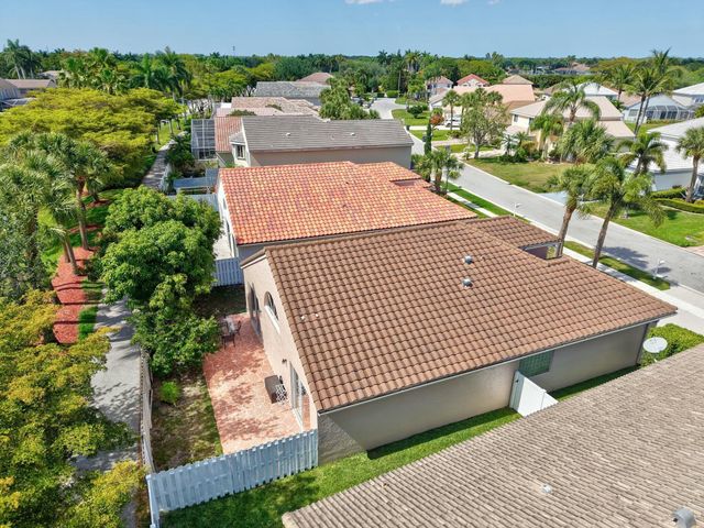 6090 Newport Village Way, Lake Worth, FL 33463