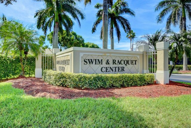 6090 Newport Village Way, Lake Worth, FL 33463
