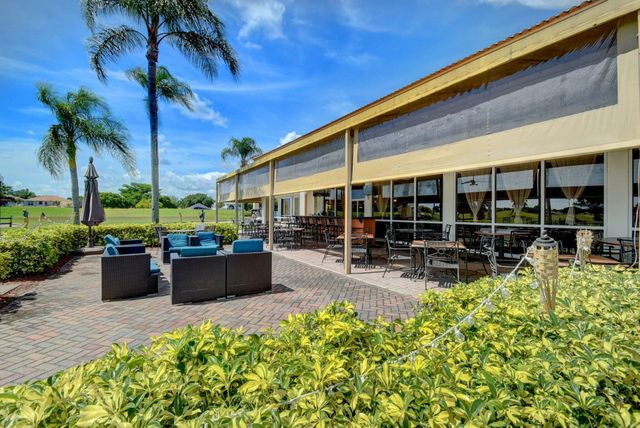 6090 Newport Village Way, Lake Worth, FL 33463