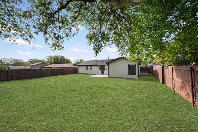 5905 Saramac Drive, Watauga, TX 76148