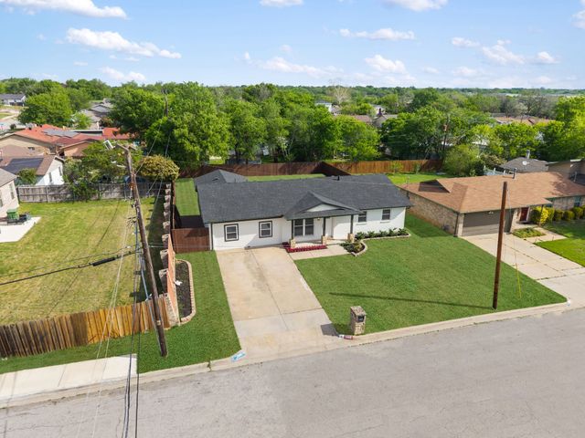 5905 Saramac Drive, Watauga, TX 76148