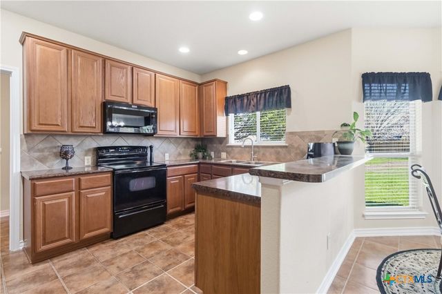 3353 Joshs Way, Marion, TX 78124