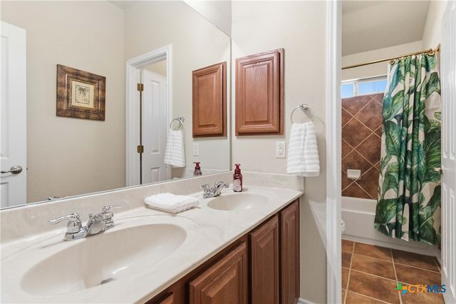 3353 Joshs Way, Marion, TX 78124