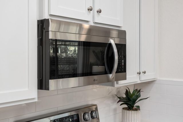 6564 E Cresthaven Drive, Fresno, CA 93727