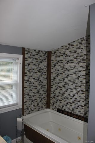 43 Laffin Lane, Poughkeepsie, NY 12603