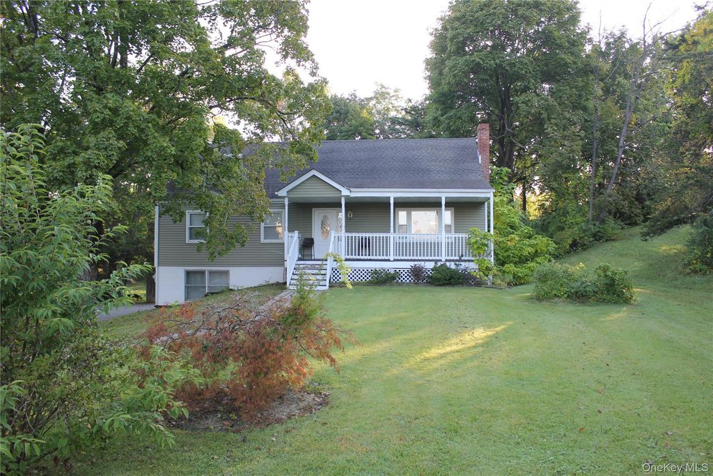 43 Laffin Lane, Poughkeepsie, NY 12603