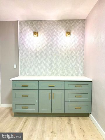 1821 E TULPEHOCKEN ST, Philadelphia, PA 19138