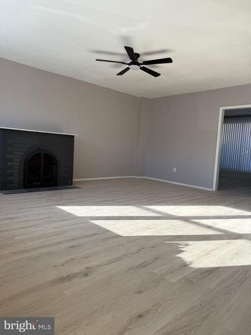 1821 E TULPEHOCKEN ST, Philadelphia, PA 19138