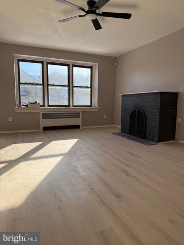 1821 E TULPEHOCKEN ST, Philadelphia, PA 19138