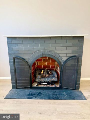 1821 E TULPEHOCKEN ST, Philadelphia, PA 19138