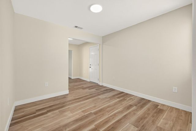 1433 E Richert Avenue, Fresno, CA 93704