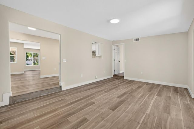 1433 E Richert Avenue, Fresno, CA 93704