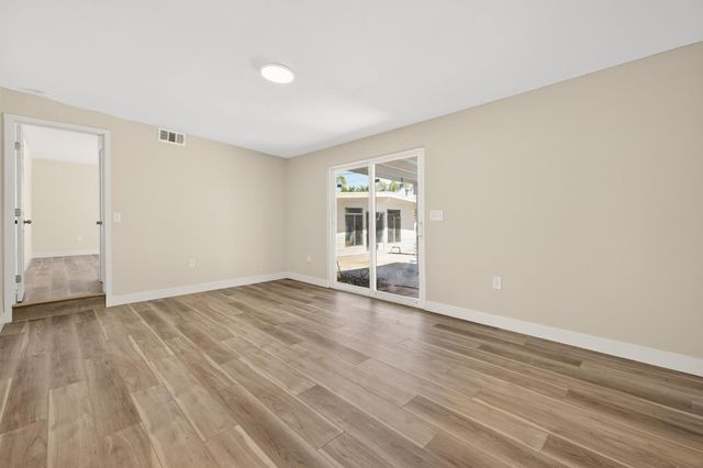 1433 E Richert Avenue, Fresno, CA 93704